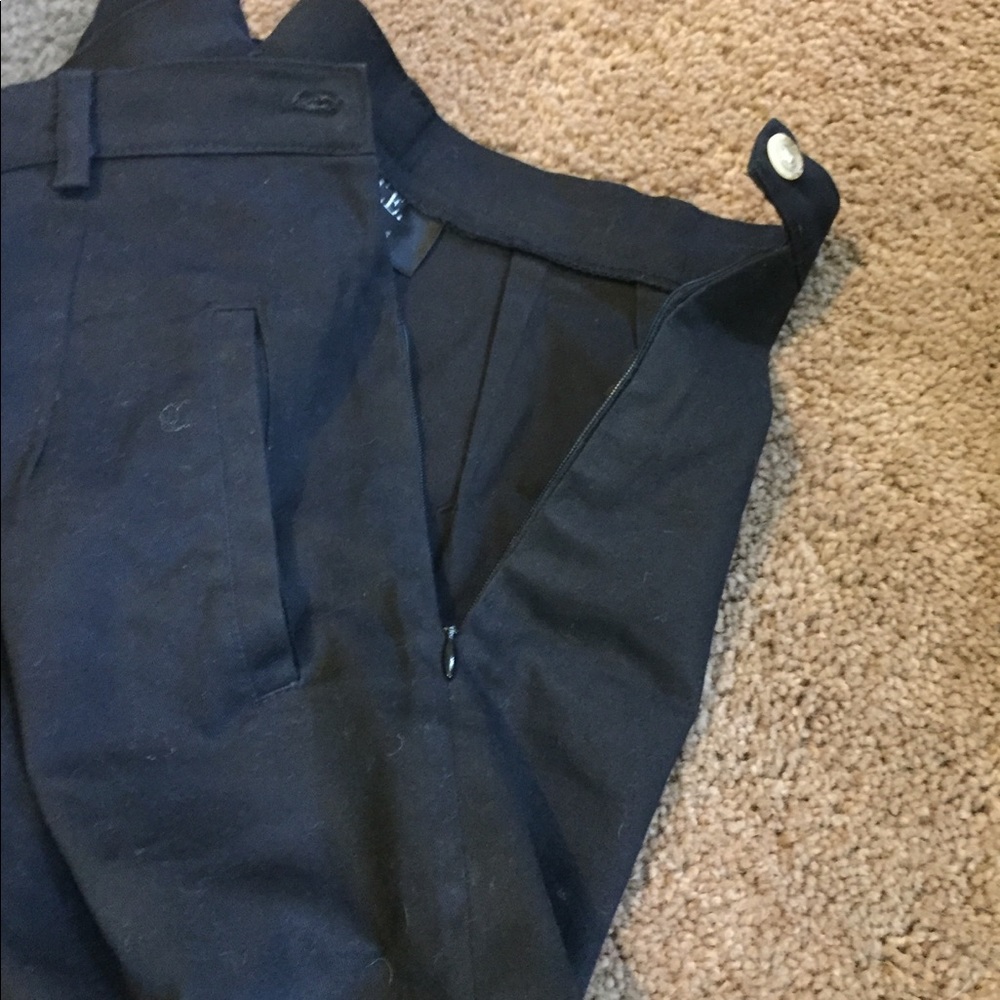 Shorts - Picture 3 of 3